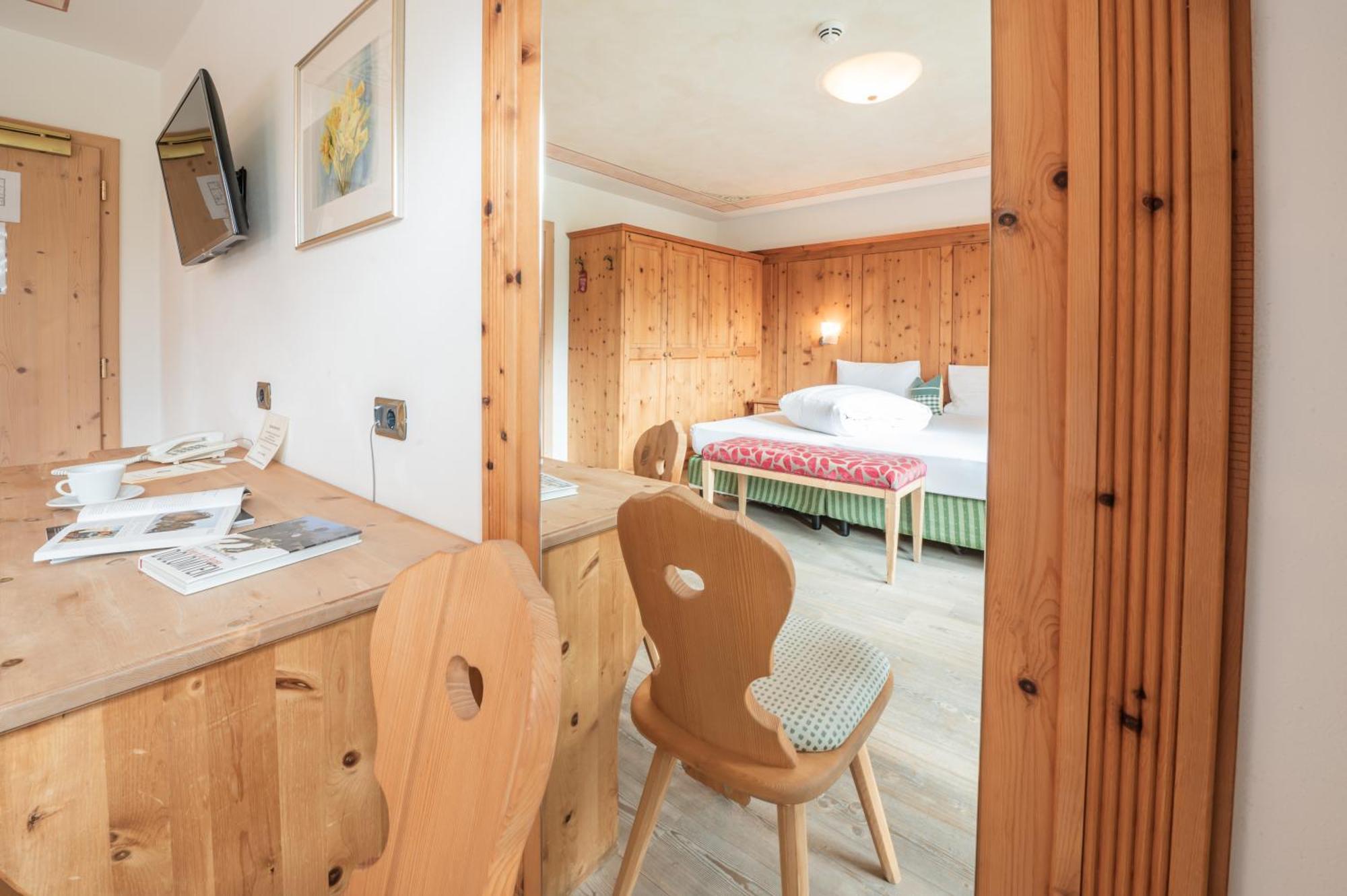 Hotel Uetia De Boerz San Martino in Badia Pokój zdjęcie